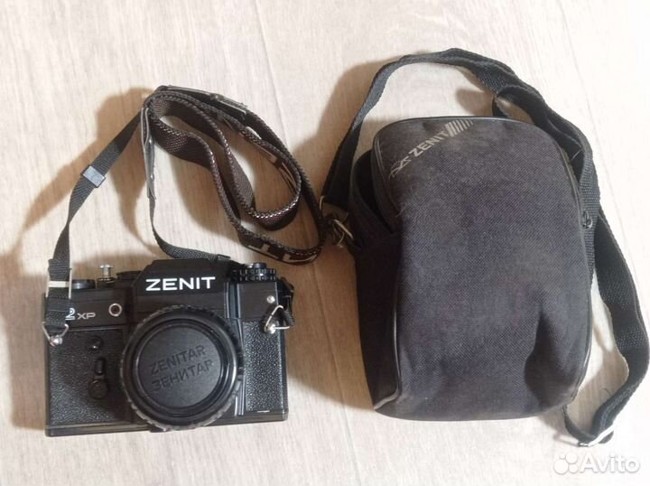 Плёночный фотоаппарат Зенит с объективом Зенитар