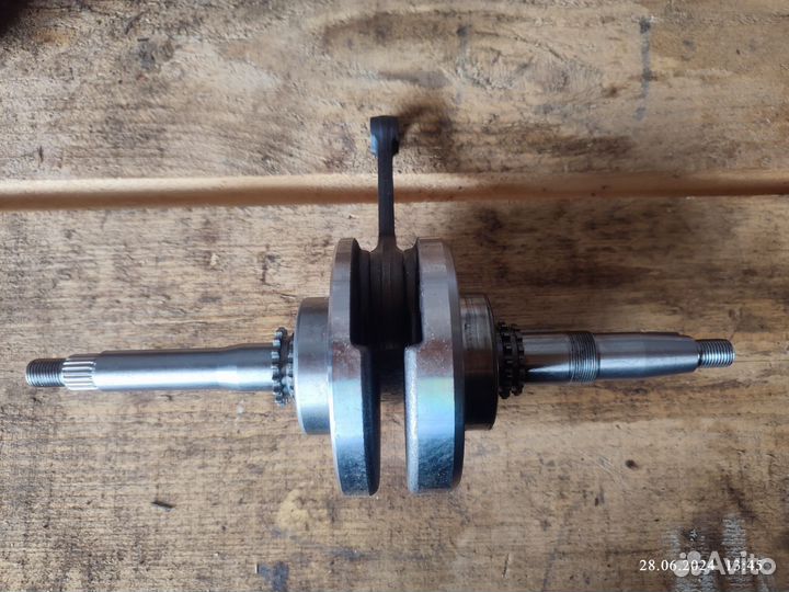 Коленвал 161QMK 200см3 с реверсом