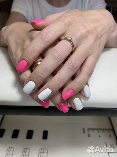 Маникюр с покрытием гель-лаком