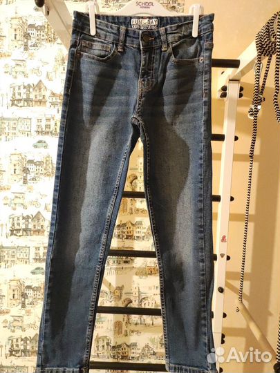 Вещи для девочки 134-140 р