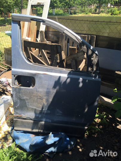 Дверь передняя правая Hyundai Grand Starex