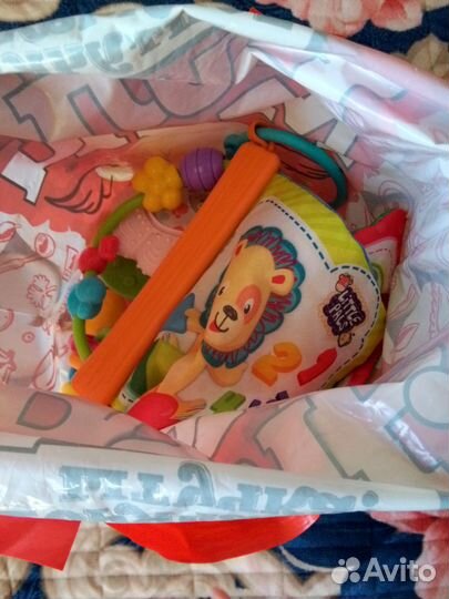 Ванночка,горка,коврик для купания,погремушки