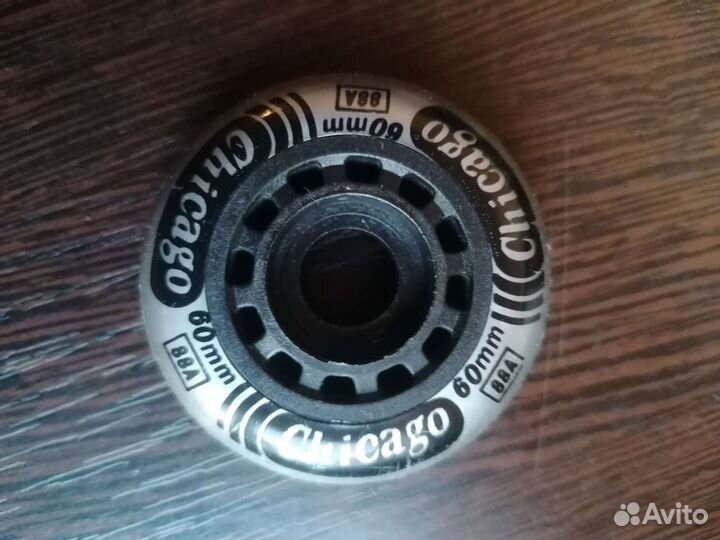 Роликовые коньки (без ремешков крепления)