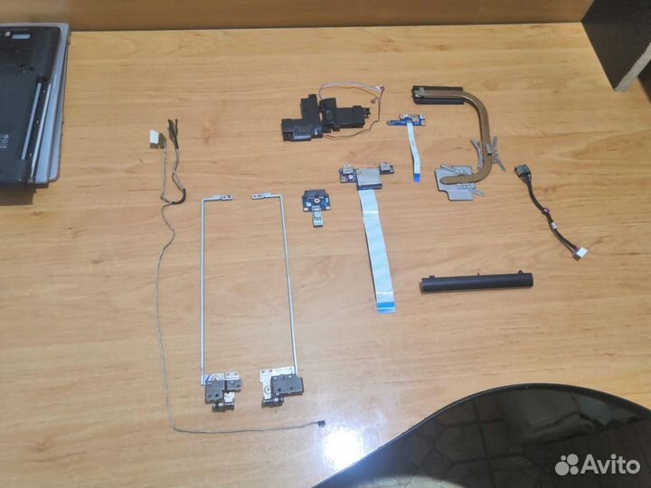 Запчасти на lenovo z50-70