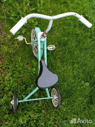Трехколесный велосипед советский
