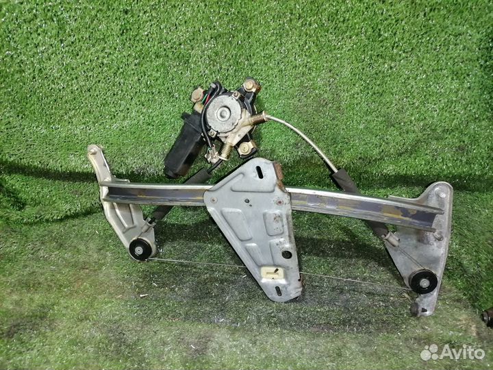 Стеклоподемник задний правый toyota Vista SV35