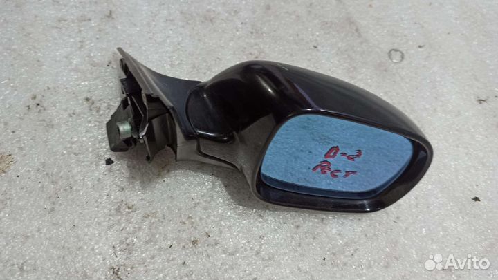 Зеркало правое Audi a8 d2. Дефект