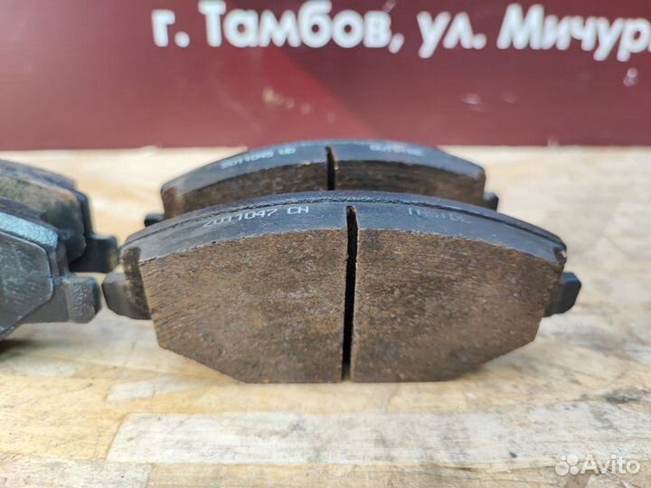 Тормозные колодки переднее Skoda Rapid