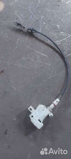 Замок лючка бензобака на Volkswagen Phaeton