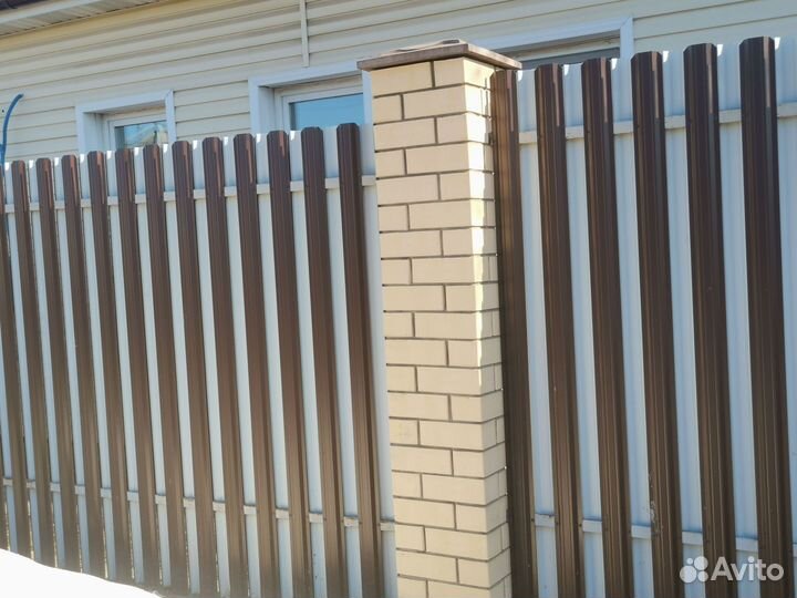 Забор из штакетника