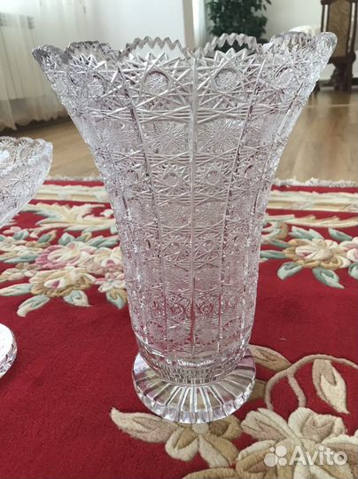 Хрустальная ваза