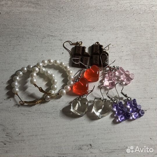 Серьги, значки, кольца