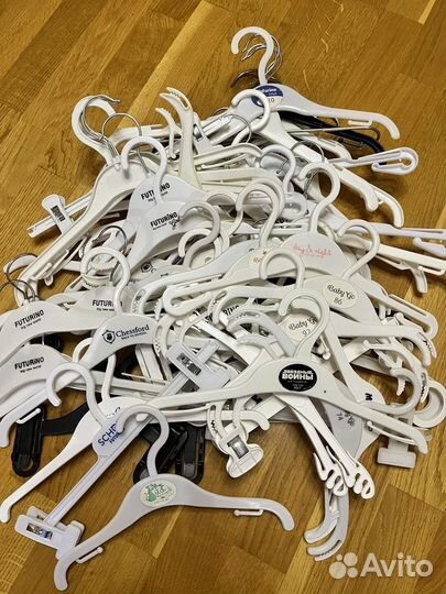 Плечики детские 59 штук