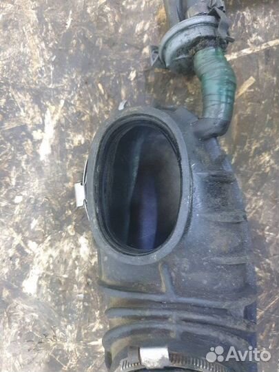 Патрубок воздушный Porsche 924 2.0 1984