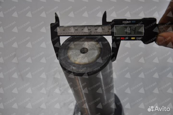 Палец 252100421/9321715/252112100 xcmg LW500F