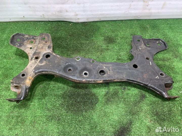 Подрамник передний Toyota Corolla универсал 1.6