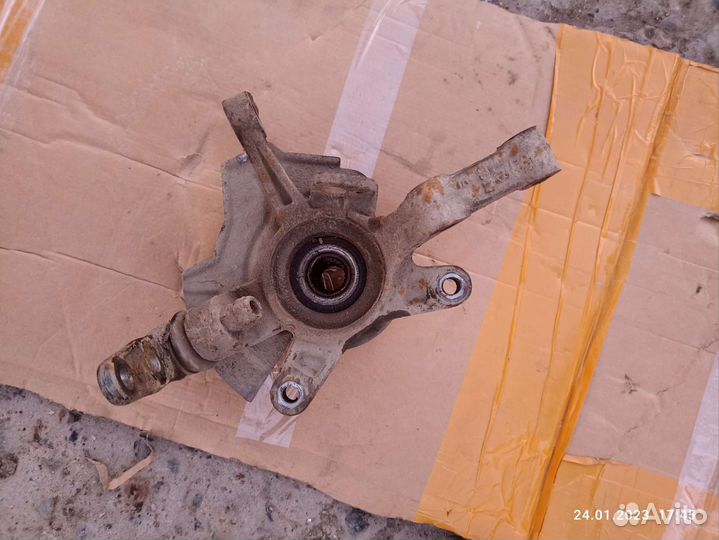 Кулак поворотный Chevrolet Aveo T200