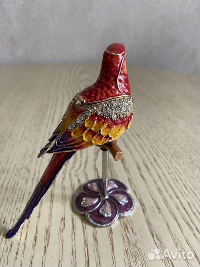 Шкатулка со стразами 