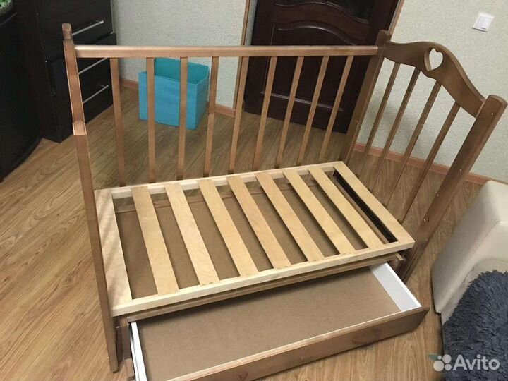 Кроватка детская с новым матрасом