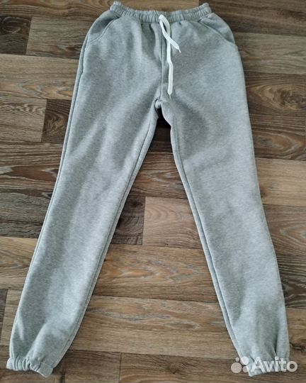 Спортивный костюм женский