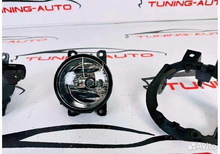 Противотуманные фары Nissan Leaf ZE0 2009-2017