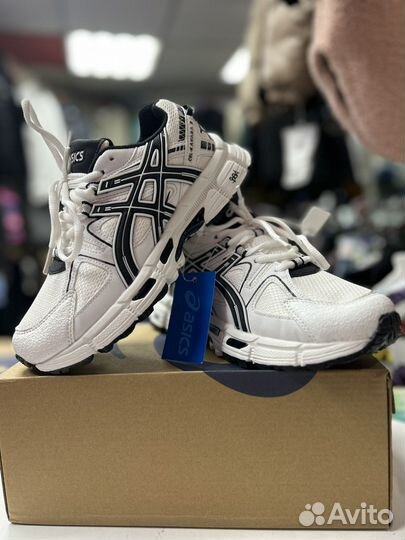 Кроссовки asics