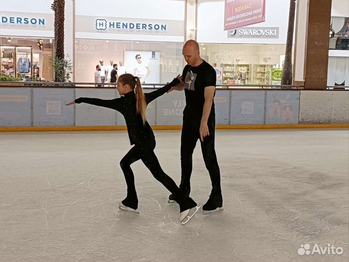 Тренер по фигурному катанию