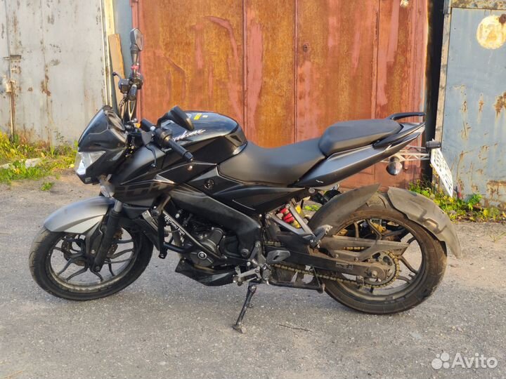 Мотоцикл Bajaj Pulsar NS200