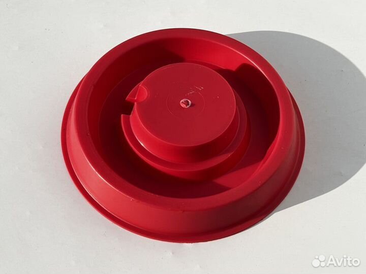 Поилка под банку