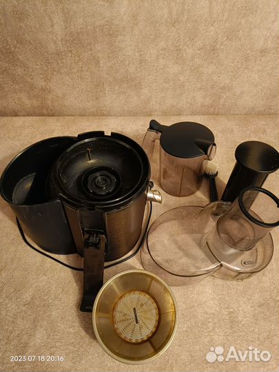 Соковыжималка центробежная Philips HR1866 / 30