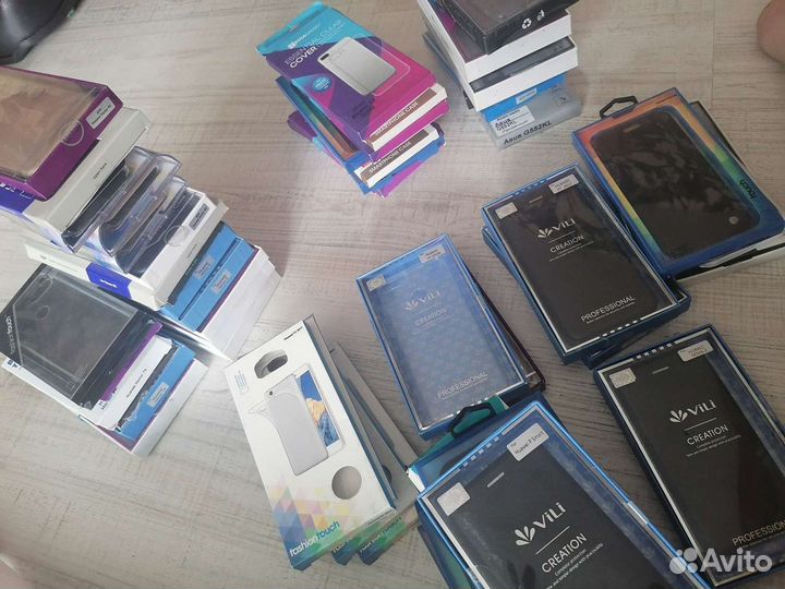 Чехлы на телефон