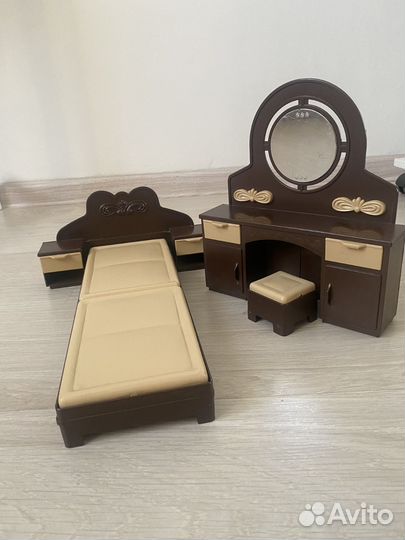 Кровать для барби