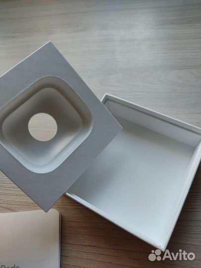 Беспроводные наушники apple airpods