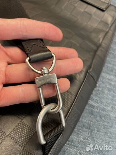 Louis Vuitton Avenue sling bag