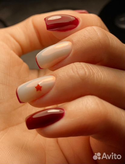 Требуется модель на маникюр