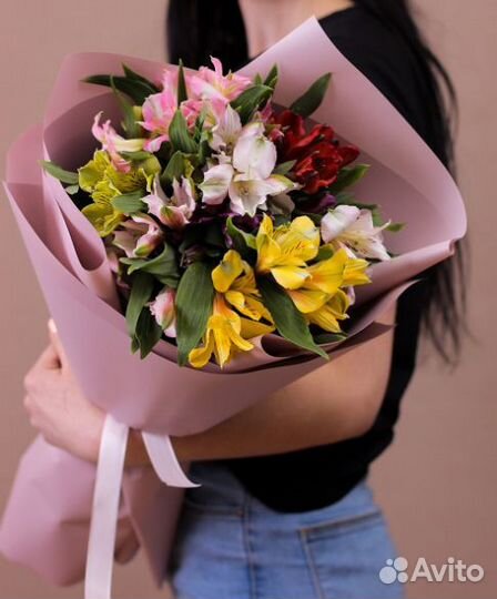 Доставка 46-10-00 Цветы Букет из 7 альстромерий