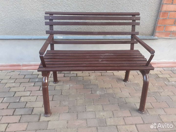 Скамейка деревянная
