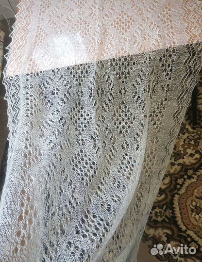 Платок шаль,вязанные изделия