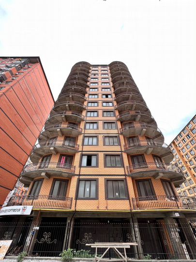 3-к. квартира, 128 м², 9/14 эт.