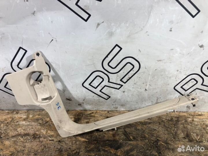 Накладка порога передняя правая Volkswagen Touareg