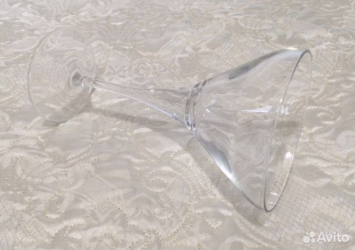 Новый красивый бокал