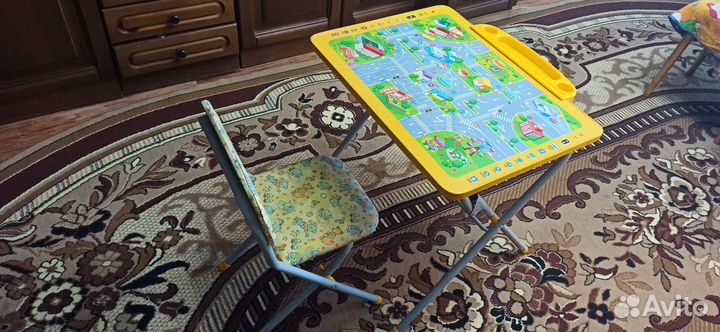 Детский стол и стул