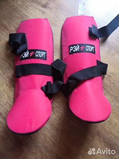 Щитки на голень