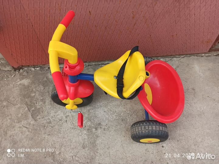 Трехколесный велосипед с родительской ручкой