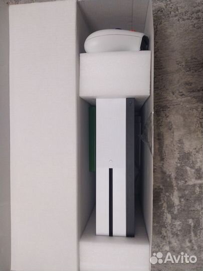 Xbox one s 1tb с играми