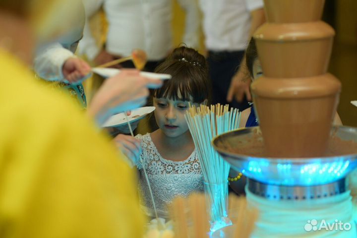 Аренда Шоколадный фонтан с подсветкой 