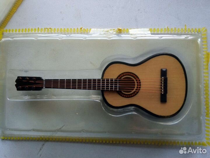 Коллекция мини моделей музыкальных инструментов