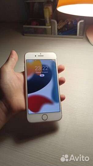 Телефон iPhone 7
