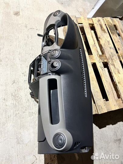 Торпедо Renault Sandero 1 панель