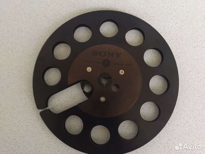 2 катушки для бобинника